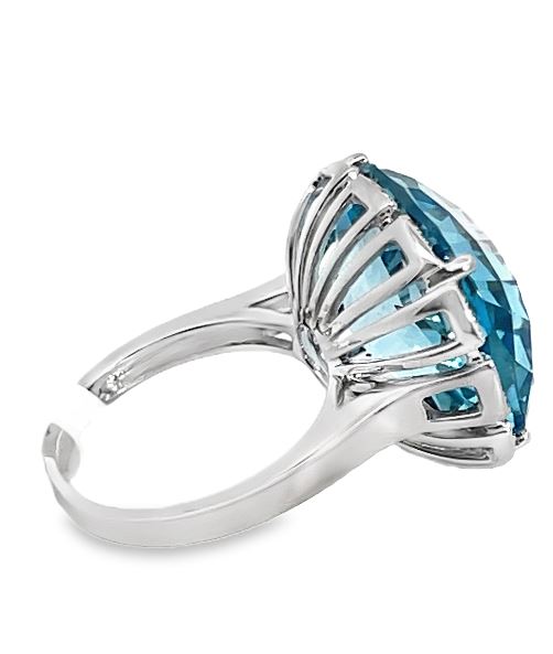 18KW Natural Blue Topaz/Diamond Cocktail Ring sz 7