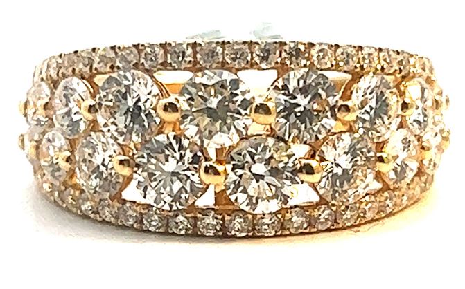 18Y Double Row Shared Prong Diamond Tapered Band with French Set Edges