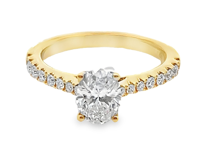 18Y Oval Diamond in French Set Diamond Semi-Mount Ring Size 6.5