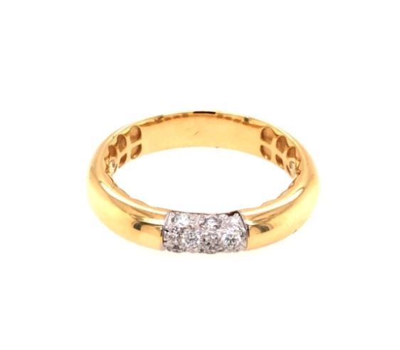 18Y Matte Band with 18W Pave Diamond Center