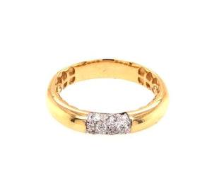 18Y Matte Band with 18W Pave Diamond Center