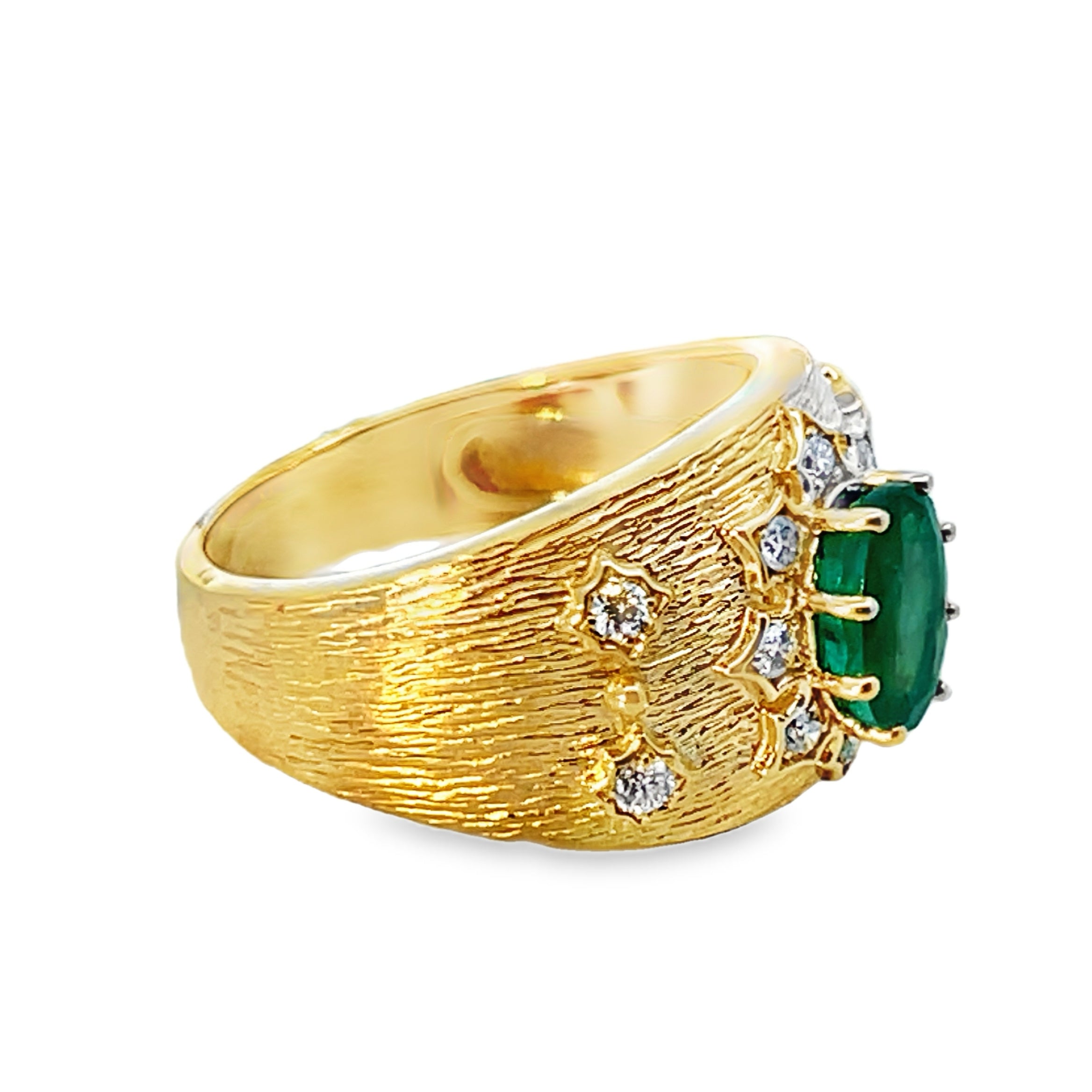 14Y Wide Textured Band with Oval Emerald and Round Diamonds sz 7