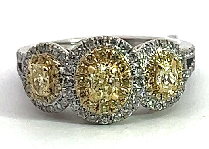 18TT 3 Oval Yellow and White Diamond Ring 1.50cttw sz 6